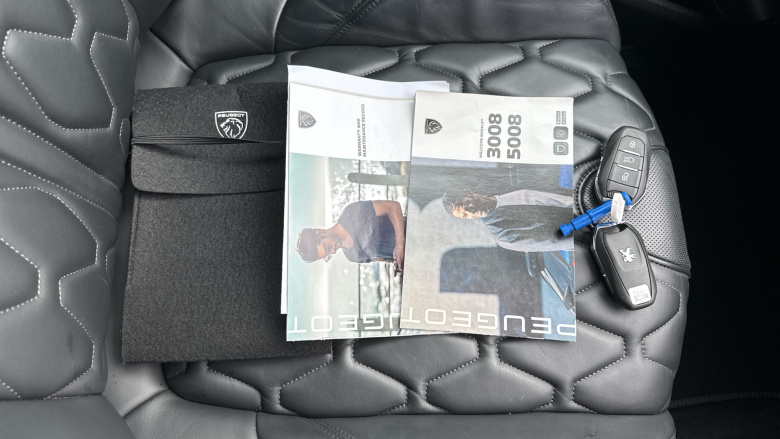 Peugeot 5008 1.2 PureTech Allure Premium+ 5dr EAT8 Petrol Estate